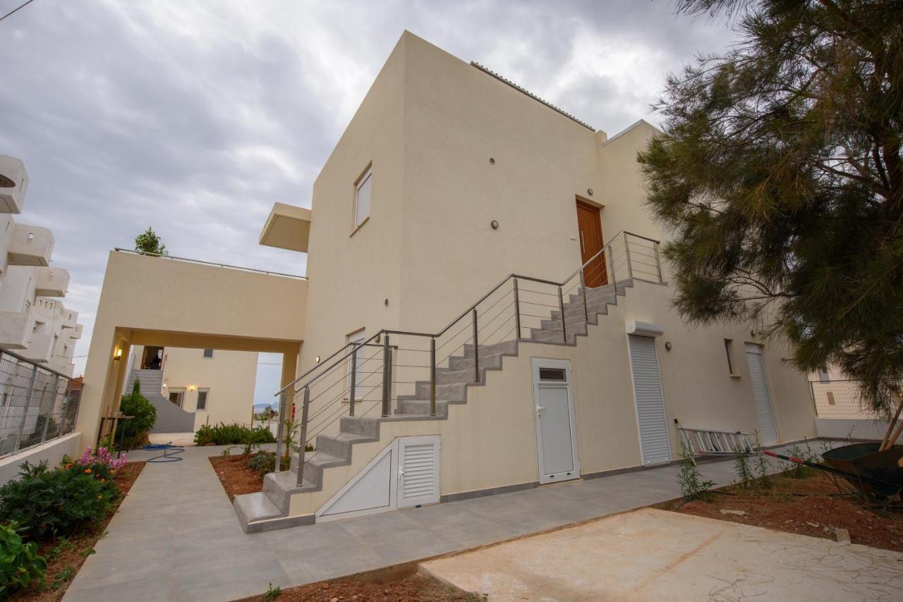 Thetis Beach Suites Kokkinos Pirgos Exterior photo